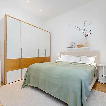 5stories Luxury Space In Old Town With Care דירה *