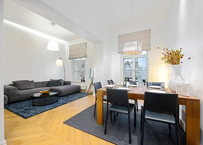 5stories Luxury Space In Old Town With Care Korter